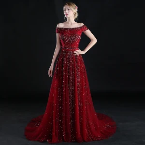 Glittrande Prinsessa Burgundy 2017 Aftonklänningar Korta Ärm Av Axeln Halterneck Beading Paljetter Ruffle Formella Klänningar Svep Tåg