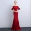 Élégant Bordeaux Transparentes Robe De Soirée 2018 Trompette / Sirène Encolure Dégagée Manches Courtes Appliques En Dentelle Perle Longue Volants Robe De Ceremonie