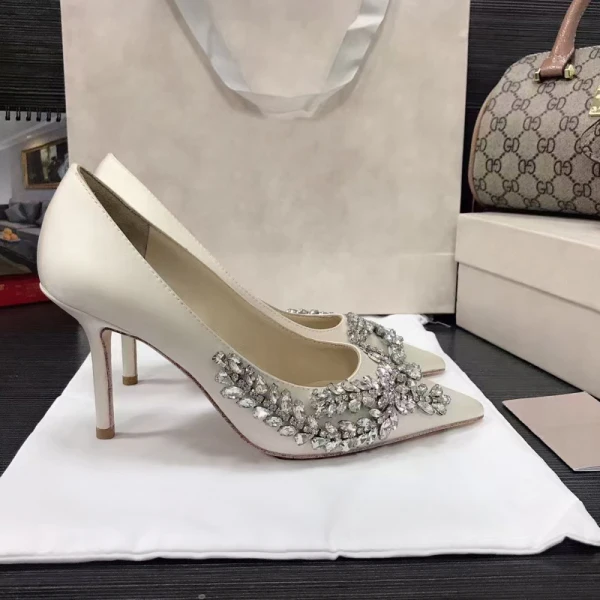 Schöne Ivory / Creme Abend Strass Pumps 2021 Leder 8 cm Stilettos Spitzschuh Pumps Hochhackige