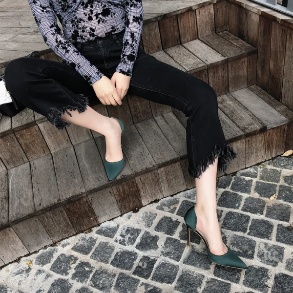 Simple Nues Vêtement de rue Chaussures Femmes 2020 Satin 10 cm Talons Aiguilles À Bout Pointu Talons
