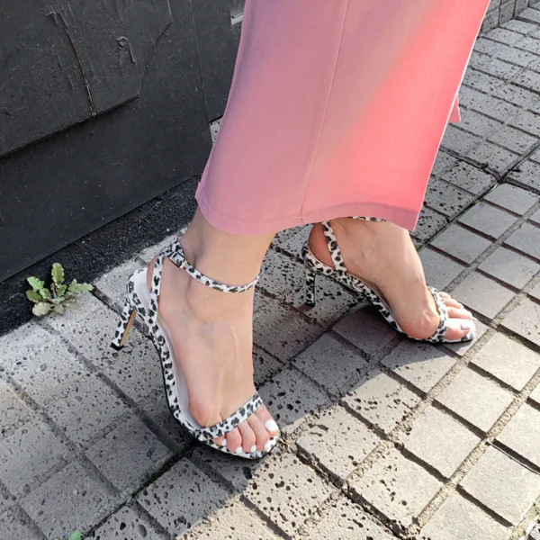 Sexy Weiß Freizeit Sandalen Damen 2020 Knöchelriemen 10 cm Stilettos Peeptoes Sandaletten