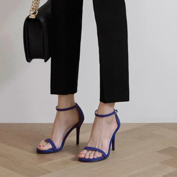 Enkla Sommar Grå Gatukläder Sandaler Dam 2020 Mocka Ankelband 8 cm Stilettklackar Peep Toe Sandaler