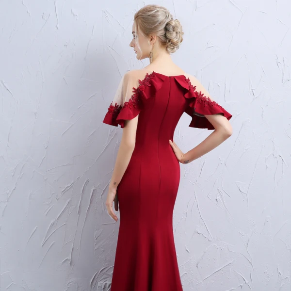 Élégant Bordeaux Transparentes Robe De Soirée 2018 Trompette / Sirène Encolure Dégagée Manches Courtes Appliques En Dentelle Perle Longue Volants Robe De Ceremonie