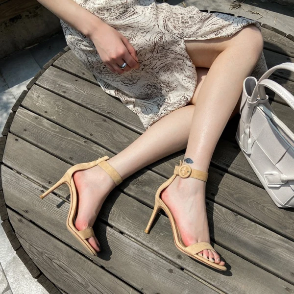 Enkla Nude Casual Sandaler Dam 2020 Läder Ankelband 10 cm Stilettklackar Peep Toe Sandaler