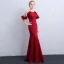 Élégant Bordeaux Transparentes Robe De Soirée 2018 Trompette / Sirène Encolure Dégagée Manches Courtes Appliques En Dentelle Perle Longue Volants Robe De Ceremonie
