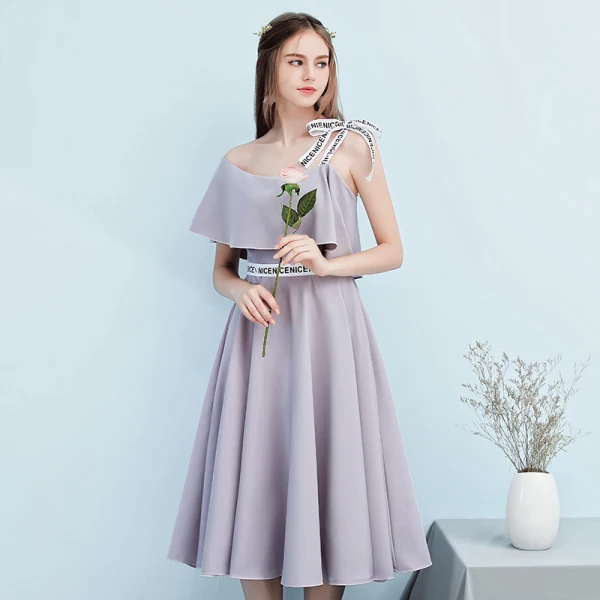 Simple Gris Robe Demoiselle D'honneur 2018 Princesse Sans Manches Dos Nu Thé Longueur Robe Pour Mariage