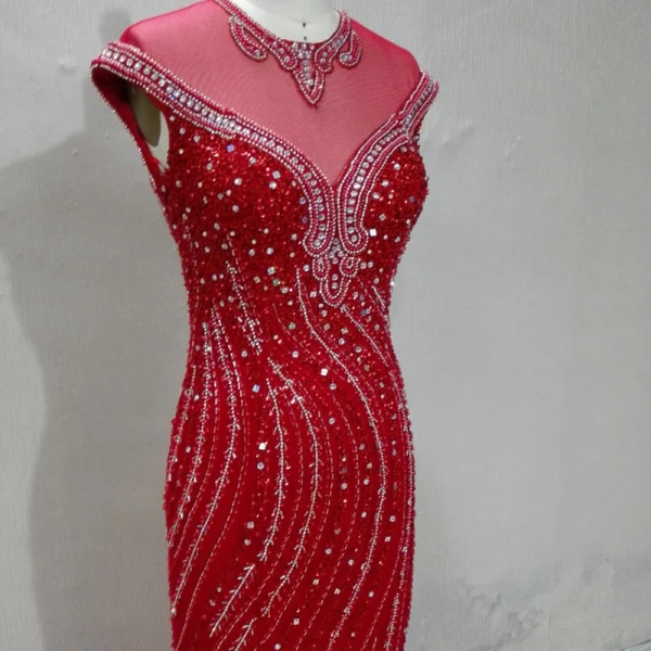 Scintillantes Gris Robe De Soirée 2018 Trompette / Sirène Fait main Perlage Cristal Perle Faux Diamant Paillettes Encolure Dégagée Sans Manches Train De Balayage Robe De Ceremonie