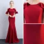 Élégant Bordeaux Transparentes Robe De Soirée 2018 Trompette / Sirène Encolure Dégagée Manches Courtes Appliques En Dentelle Perle Longue Volants Robe De Ceremonie