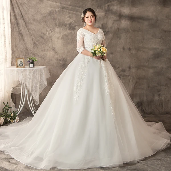 Unique Weiß Übergröße Ballkleid Brautkleider / Hochzeitskleider 2019 V-Ausschnitt Spitze Tülle Applikationen Rückenfreies Handgefertigt Kapelle-Schleppe Hochzeit