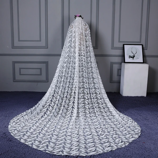 Chic / Belle Blanche Cathedral Train Voile De Mariée Tulle Appliques Plumes Mariage 2018