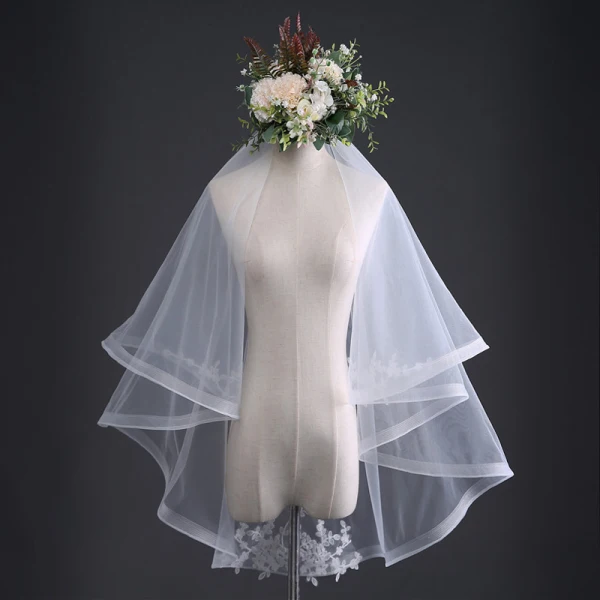 Classic Elegant White Wedding Veils 2020 Short Tulle Lace Appliques Wedding Accessories