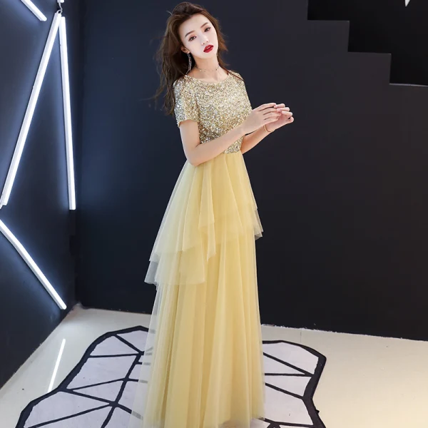 Affordable Gold Sequins Evening Dresses 2019 A-Line / Princess Scoop Neck Short Sleeve Floor-Length / Long Cascading Ruffles Formal Dresses