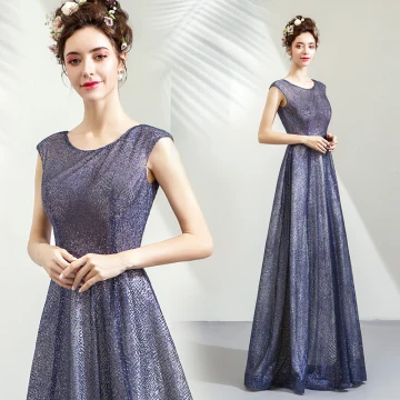 Bling Bling Mørk Marineblå Selskapskjoler 2019 Prinsesse Scoop Halsen Uten Ermer Glitter Tyll Sash Lange Buste Ryggløse Formelle Kjoler