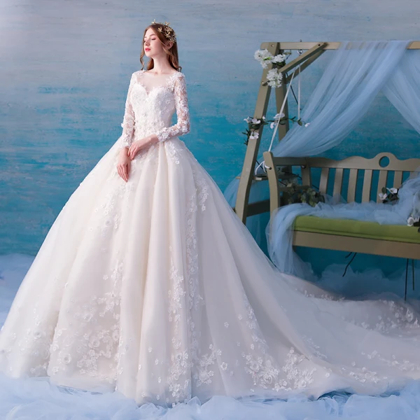 Chic / Belle Ivoire Transparentes Robe De Mariée 2019 Robe Boule Encolure Dégagée Manches Longues Dos Nu Appliques En Dentelle Perle Cathedral Train Volants