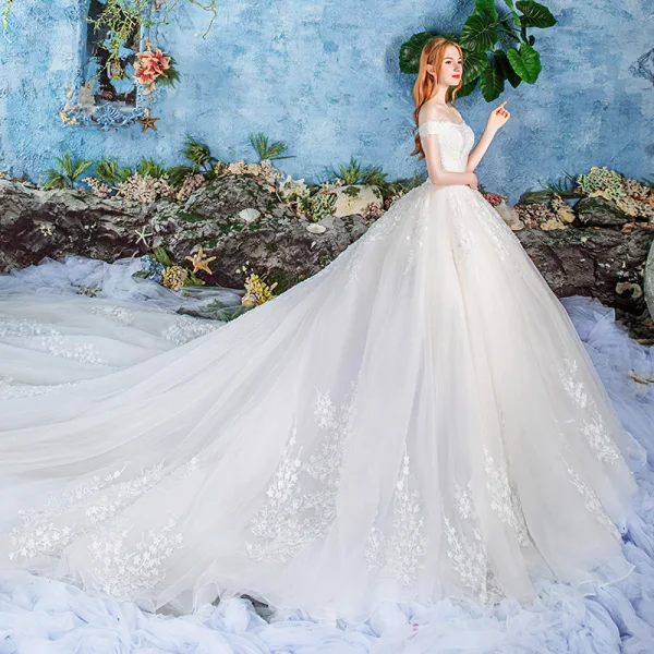 Elegant Ivory Wedding Dresses 2019 Ball Gown Off-The-Shoulder Short Sleeve Backless Appliques Lace Cathedral Train Ruffle