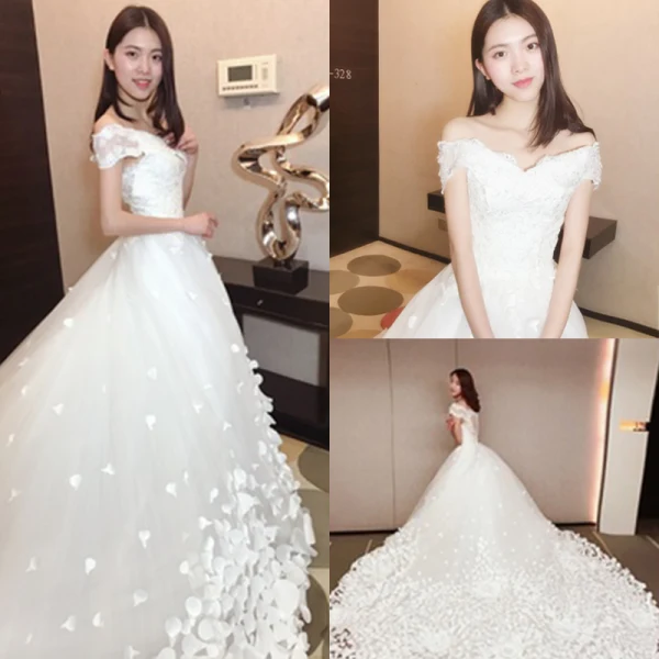 Atemberaubend Ivory / Creme Durchsichtige Brautkleider / Hochzeitskleider 2019 Ballkleid Off Shoulder Kurze Ärmel Applikationen Blumen Kathedrale Schleppe Rüschen