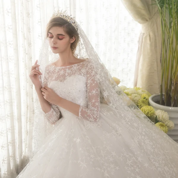 Edles Ivory / Creme Durchsichtige Brautkleider / Hochzeitskleider 2019 Ballkleid Rundhalsausschnitt 3/4 Ärmel Rückenfreies Star Applikationen Spitze Perlenstickerei Kathedrale Schleppe Rüschen