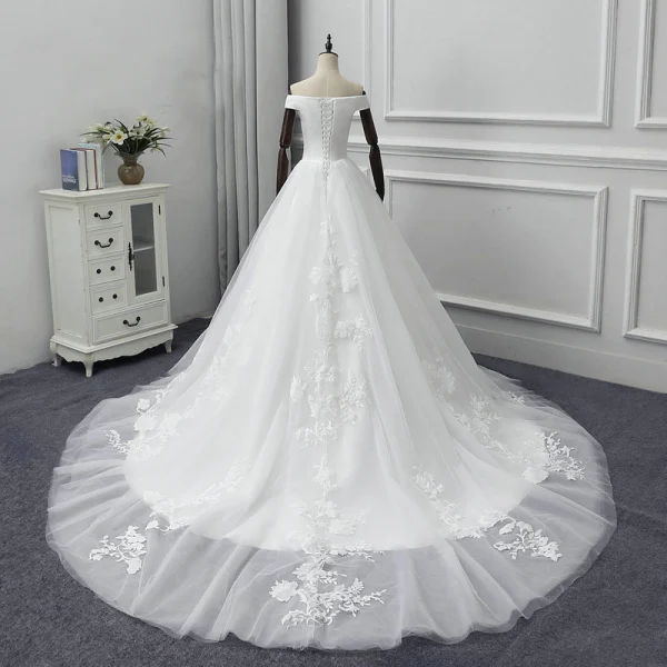 Modest / Simple Ivory Wedding Dresses 2019 A-Line / Princess Off-The-Shoulder Short Sleeve Backless Appliques Lace Chapel Train Ruffle