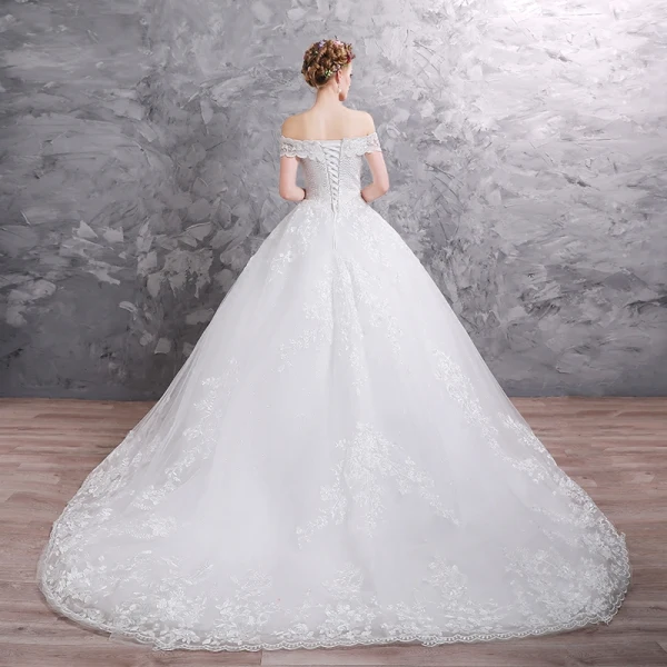 Élégant Blanche Robe De Mariée 2019 Princesse De l'épaule Manches Courtes Dos Nu Appliques En Dentelle Paillettes Perle Perlage Glitter Tulle Chapel Train Volants