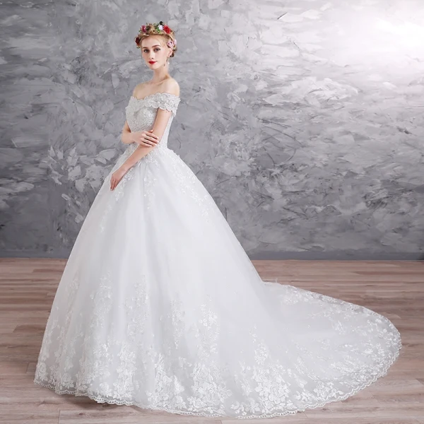 Élégant Blanche Robe De Mariée 2019 Princesse De l'épaule Manches Courtes Dos Nu Appliques En Dentelle Paillettes Perle Perlage Glitter Tulle Chapel Train Volants