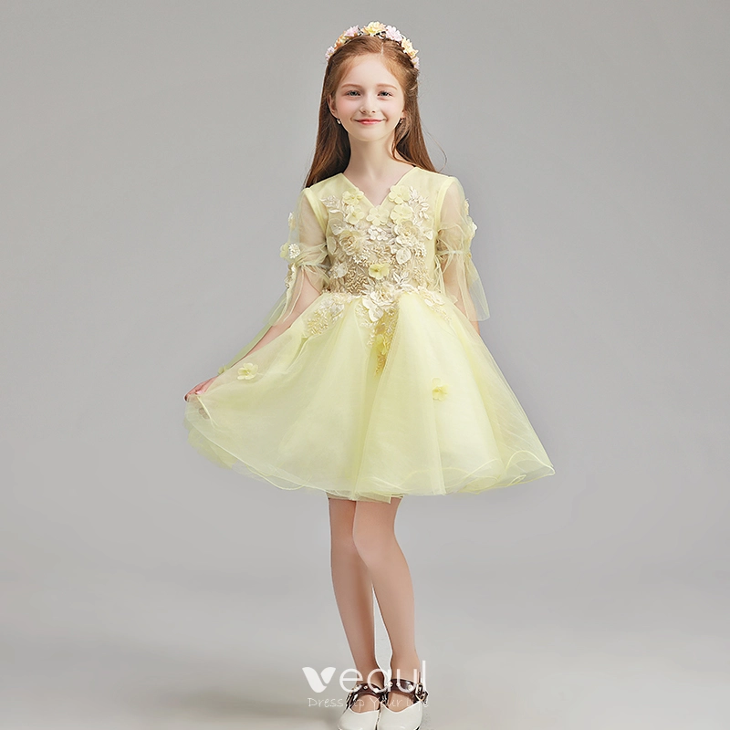 Chic Belle Jaune Robe Ceremonie Fille 2019 Princesse V Cou 1 2 Manches Appliques En Dentelle Fleur Perle Courte Volants Robe Pour Mariage