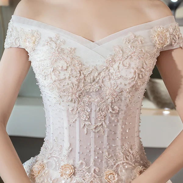 Luxe Ivoire Robe De Mariée 2019 Princesse De l'épaule Manches Courtes Dos Nu Appliques En Dentelle Perlage Cathedral Train Volants