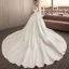 Simple Ivoire Satin Robe De Mariée 2019 Princesse De l'épaule Manches Courtes Cathedral Train Volants