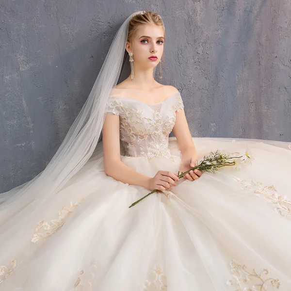 Affordable Champagne Wedding Dresses 2019 A-Line / Princess Off-The-Shoulder Short Sleeve Backless Appliques Lace Beading Floor-Length / Long Ruffle