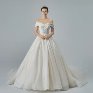 Beste Champagne Brudekjoler 2019 Prinsesse Av Skulderen Korte Ermer Ryggløse Appliques Blonder Beading Glitter Tyll Cathedral Train Buste