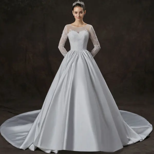 Schlicht Ivory / Creme Satin Brautkleider / Hochzeitskleider 2019 A Linie Durchsichtige Rundhalsausschnitt Lange Ärmel Rückenfreies Applikationen Spitze Kathedrale Schleppe Rüschen