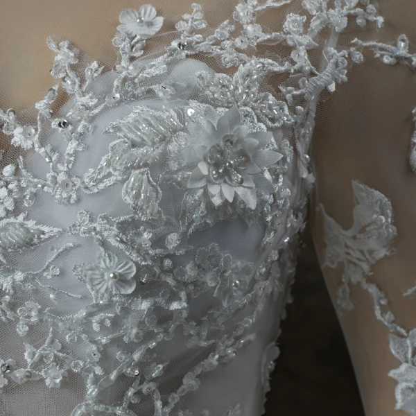 Illusion Weiß Durchsichtige Brautkleider / Hochzeitskleider 2019 Ballkleid Rundhalsausschnitt Lange Ärmel Rückenfreies Applikationen Spitze Perle Perlenstickerei Kathedrale Schleppe Fallende Rüsche