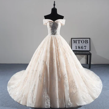 Bäst Champagne Bröllopsklänningar 2019 Prinsessa Av Axeln Korta Ärm Halterneck Appliqués Spets Beading Cathedral Train Ruffle