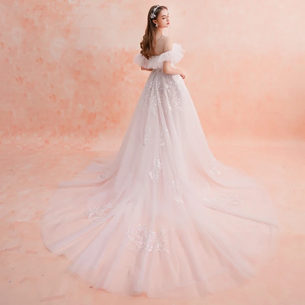Schöne Ivory / Creme Durchsichtige Brautkleider / Hochzeitskleider 2019 A Linie Rundhalsausschnitt Kurze Ärmel Applikationen Spitze Glanz Tülle Kapelle-Schleppe Rüschen
