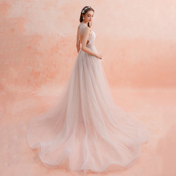 Schlicht Champagner Brautkleider / Hochzeitskleider 2019 A Linie Rundhalsausschnitt Ärmellos Rückenfreies Perlenstickerei Stoffgürtel Hof-Schleppe Rüschen