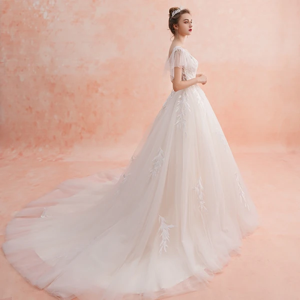 Chic / Belle Ivoire Organza Transparentes Robe De Mariée 2019 Princesse Encolure Carrée Manches Courtes Dos Nu Appliques En Dentelle Perlage Chapel Train Volants