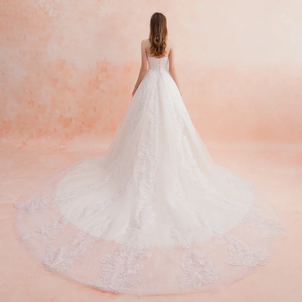 Elegant Elfenben Brudekjoler 2019 Empire Kjæreste Uten Ermer Ryggløse Appliques Blonder Glitter Paljetter Cathedral Train Buste