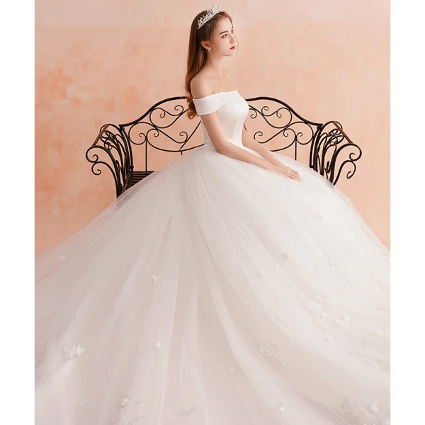 Simple Ivoire Robe De Mariée 2019 Princesse De l'épaule Manches Courtes Dos Nu Ceinture Appliques En Dentelle Cathedral Train Volants