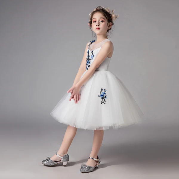 Chic / Beautiful Ivory See-through Flower Girl Dresses 2019 A-Line / Princess Scoop Neck Sleeveless Embroidered Knee-Length Ruffle Wedding Party Dresses