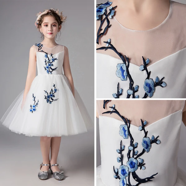 Chic / Beautiful Ivory See-through Flower Girl Dresses 2019 A-Line / Princess Scoop Neck Sleeveless Embroidered Knee-Length Ruffle Wedding Party Dresses