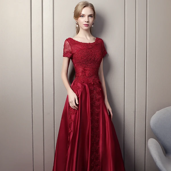 Modern / Fashion Burgundy Evening Dresses 2018 A-Line / Princess Scoop Neck Short Sleeve Appliques Lace Pearl Rhinestone Chapel Train Ruffle Backless Formal Dresses