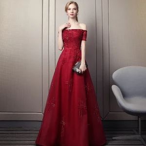 Elegant Burgunder Selskapskjoler 2018 Prinsesse Av Skulderen Korte Ermer Beading Paljetter Sash Chapel Train Buste Ryggløse Formelle Kjoler