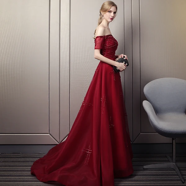Elegante Burgunderrot Abendkleider 2018 A Linie Off Shoulder Kurze Ärmel Perlenstickerei Pailletten Stoffgürtel Kapelle-Schleppe Rüschen Rückenfreies Festliche Kleider