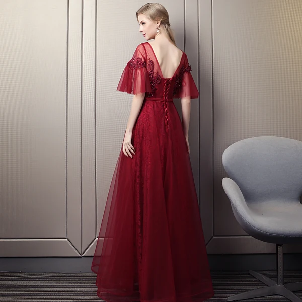 Chic / Beautiful Burgundy Prom Dresses 2018 Empire Scoop Neck 1/2 Sleeves Appliques Flower Pearl Beading Rhinestone Sash Floor-Length / Long Ruffle Backless Formal Dresses