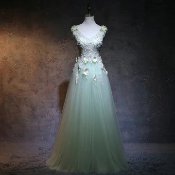 Élégant Vert Cendré Robe De Bal 2018 Princesse V Cou Sans Manches Papillon Appliques En Dentelle Perlage Longue Volants Dos Nu Robe De Ceremonie
