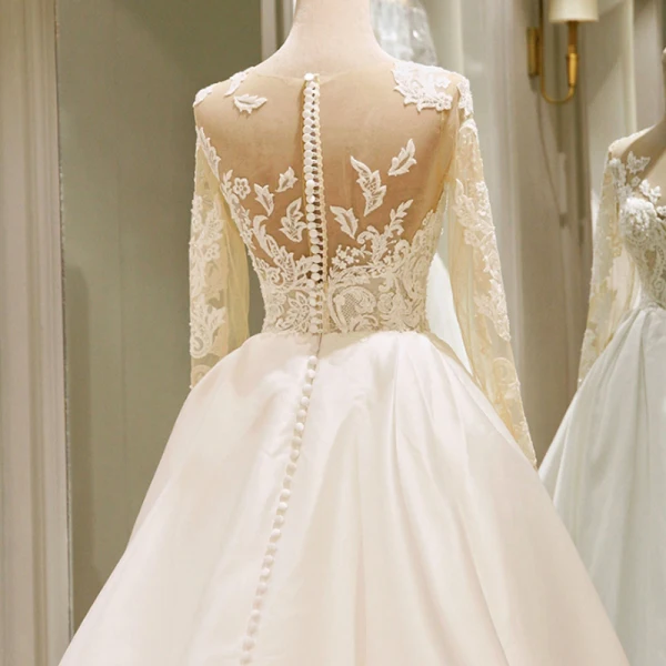 Stunning White Pierced Wedding Dresses 2018 Ball Gown Scoop Neck Long Sleeve Backless Appliques Lace Ruffle Royal Train Stunning White Pierced Wedding Dresses 2018 Ball Gown Scoop Neck Long Sleeve Backless Appliques Lace Ruffle Royal Train