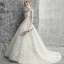 Mote Champagne Boret Brudekjoler 2018 Ballkjole Scoop Halsen Ryggløse Hette Ermer Appliques Blonder Perle Beading Chapel Train