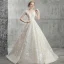 Mote Champagne Boret Brudekjoler 2018 Ballkjole Scoop Halsen Ryggløse Hette Ermer Appliques Blonder Perle Beading Chapel Train