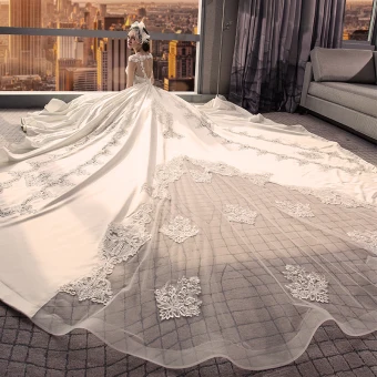 Stunning Ivory Wedding Dresses 2018 Ball Gown V Neck Cap Sleeves Heart Shaped Backless Appliques Lace Ruffle Royal Train