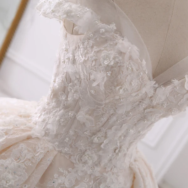Stunning Champagne Wedding Dresses 2018 Ball Gown Off-The-Shoulder Short Sleeve Backless Lace Appliques Flower Pearl Ruffle Royal Train