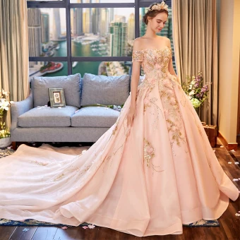 Luxe Rougissant Rose Robe De Mariée 2018 Robe Boule De L Épaule Manches Courtes Dos Nu Perlage Appliques Fleur Faux Diamant Volants Royal Train